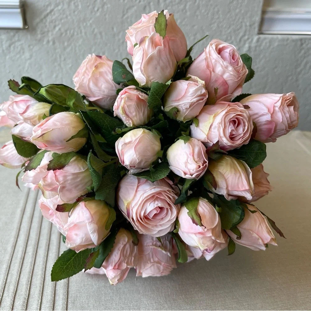 New High end Handecraft 18 silk Flowers with vase   Item: 18 silk Flowers  + Vas - Picture 8 of 14